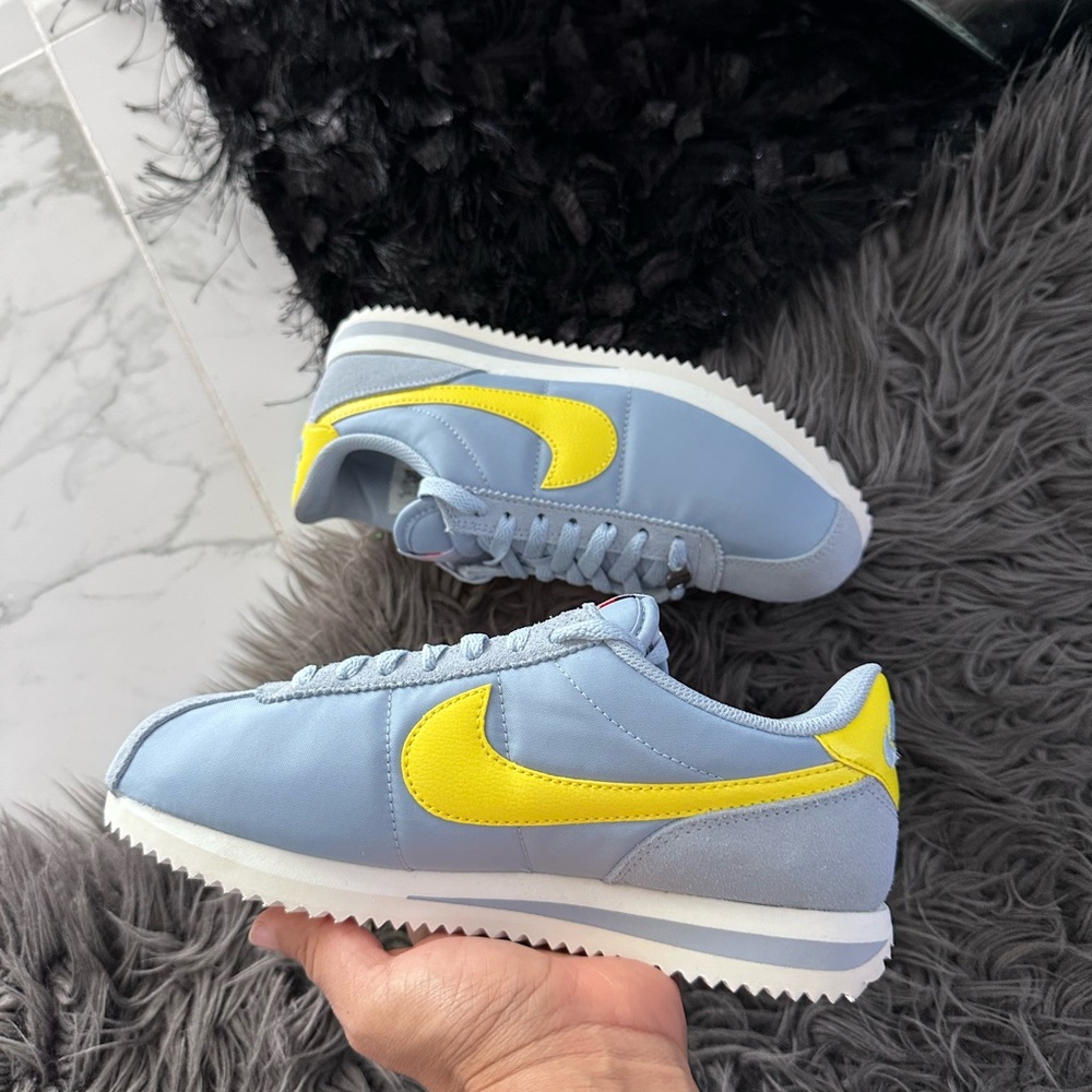 Nike Cortez - Picture 6 of 10